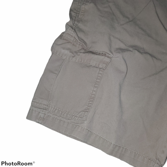 Chaps Men's Khaki Cargo Shorts Front and Back Pockets Deep Leg Pockets 408 - Picture 3 of 6